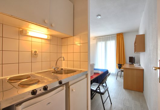 Very bright Studio - 20th