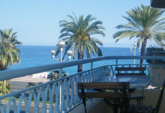 Large apartment Palace Henri IV