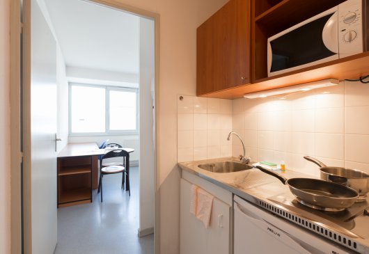 Functional studio for 1