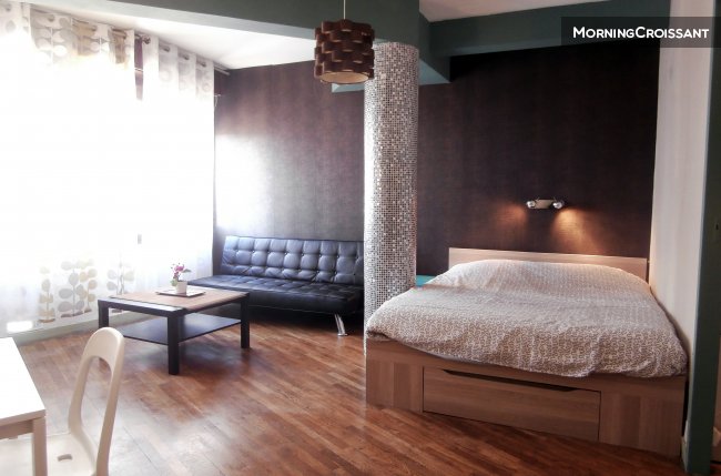 Large studio in the city centre