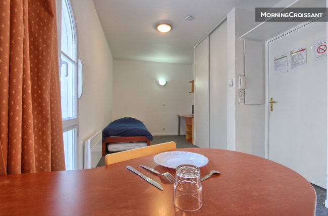 Cheap studio in Val d'Europe