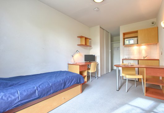 Studio 19 m 2 close to Paris