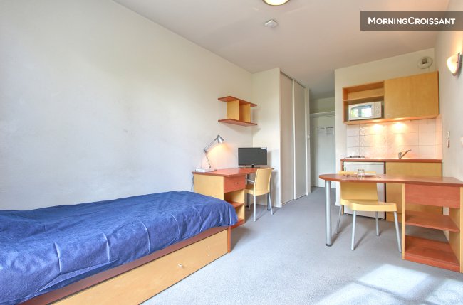 Studio 19 m 2 close to Paris