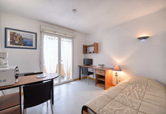 Ideal Studio near Eurexpo