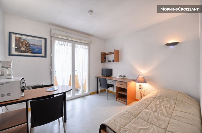 Ideal Studio near Eurexpo