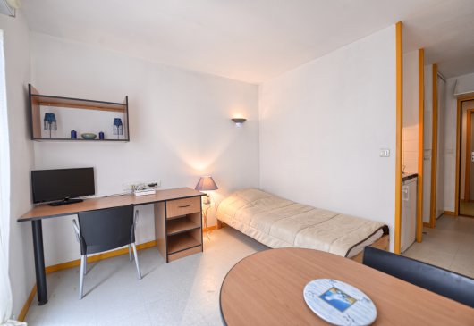 Flat for one person in Bron