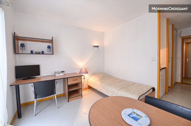 Flat for one person in Bron