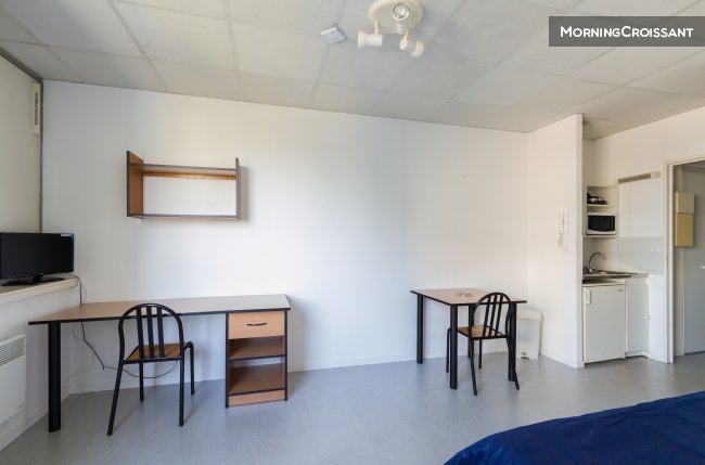 Studio-side station in Tours