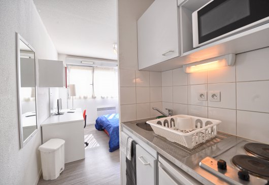 Studio furnished 9th arr.