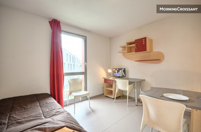 Studio with parking, Porte d'Arras