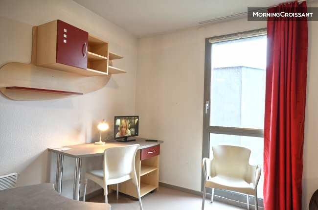 Furnished studio for 2