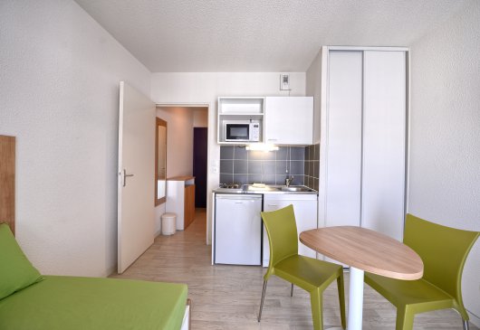 Nice and bright Studio 